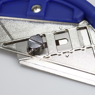 Small Ingenious Flexible Blade For Cutting Carpet Easy To Operate